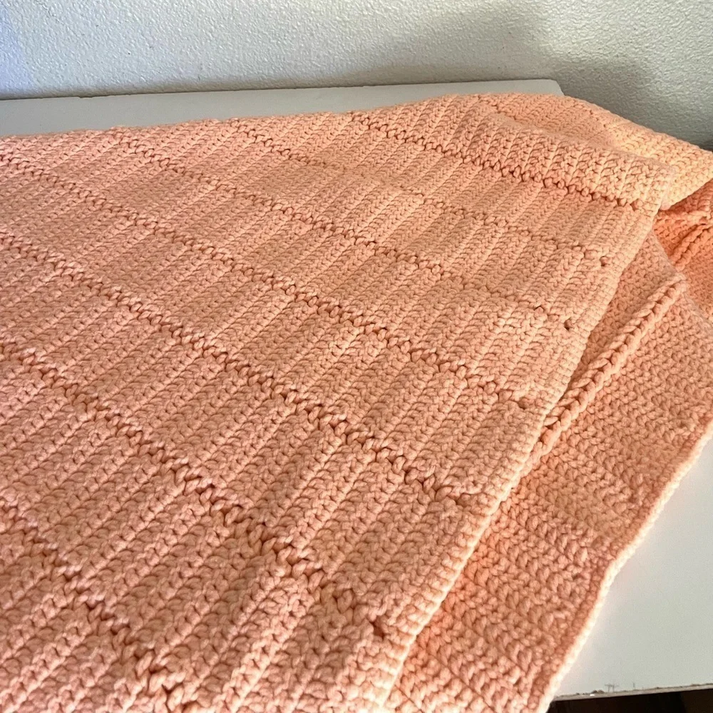 HANDMADE knitted peach Afghan granny square blanket